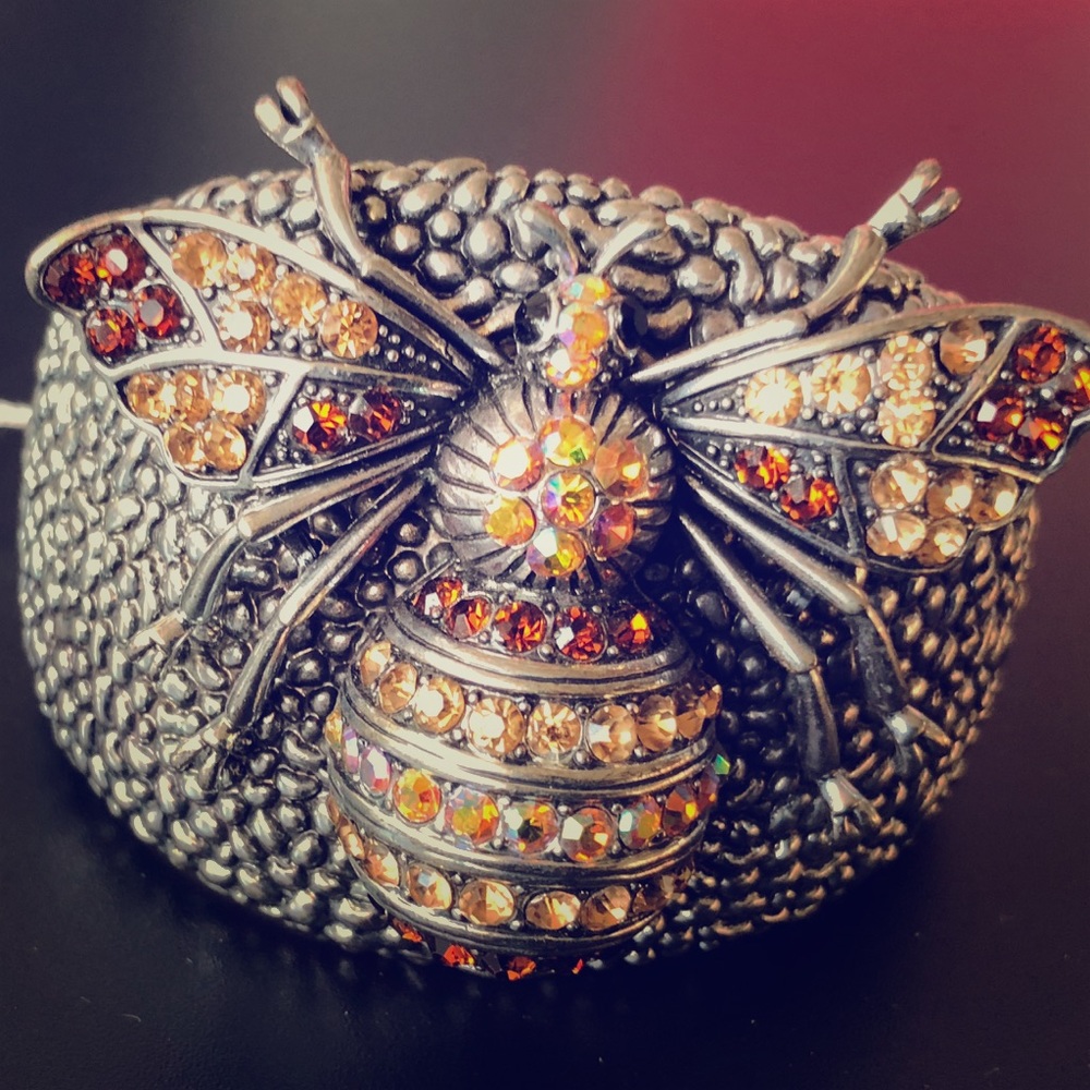 Silver metal cuff with Bee encrusted w/ crystals